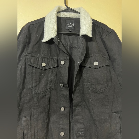Boohoo Black Jacket with Sherpa White Collar - Picture 2 of 3